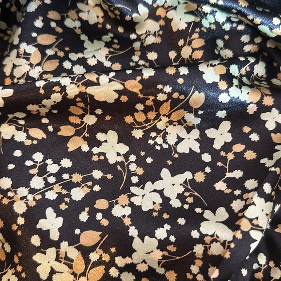 Kenneth Cole dress coat black with floral inside - Picture 6 of 7